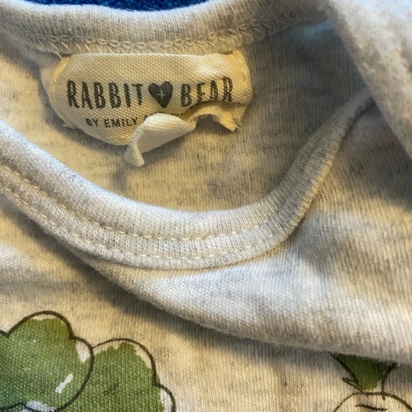 Gray Bodysuit with Veggie Design and Short Sleeves - Picture 3 of 6